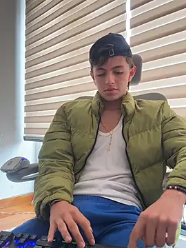 Snapshot of ItsJuanLuxxOficial chatting on July 2026 04:50:01 PM ItsJuanLuxxOficial online show from July 2026 04:50:01 PM