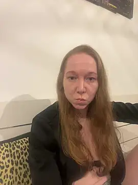 Snapshot of EmmaaFit chatting on July 2026 05:19:02 PM EmmaaFit online show from July 2026 05:19:02 PM