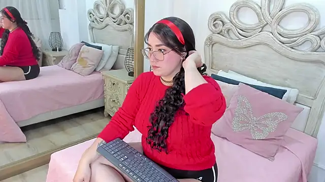 lesly roseliss online show from July 2026 03:29:02 AM