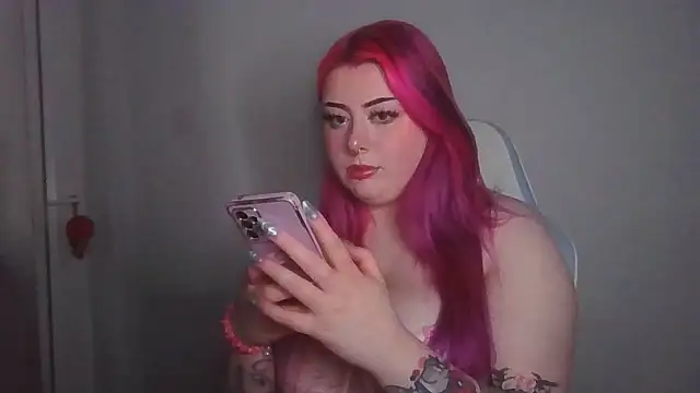 Snapshot of okayyyhoney chatting on July 2026 02:31:02 AM okayyyhoney online show from July 2026 02:31:02 AM