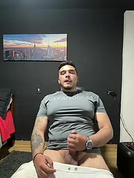 Snapshot of EnzoDimitrov chatting on July 2026 01:16:01 AM EnzoDimitrov online show from July 2026 01:16:01 AM