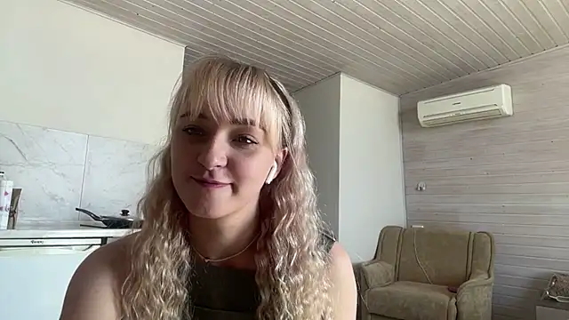 LilEvi online show from July 2026 06:32:02 AM