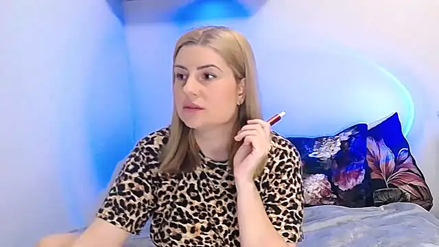 alisenties online show from April 2026 03:05:01 PM