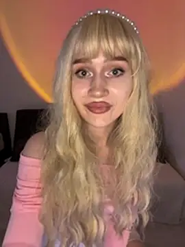 Snapshot of Charlotte_Pretty chatting on July 2026 03:22:01 PM Charlotte Pretty online show from July 2026 03:22:01 PM