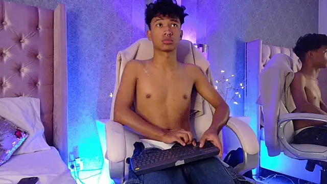 Snapshot of Adam_Foxxx chatting on July 2026 05:31:02 AM Adam Foxxx online show from July 2026 05:31:02 AM