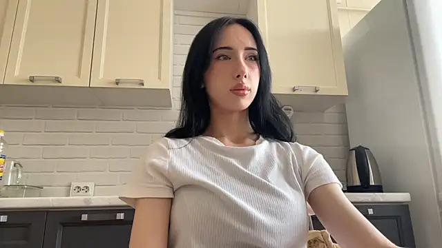 Snapshot of IsabellaQiueen chatting on July 2026 01:30:02 PM IsabellaQiueen online show from July 2026 01:30:02 PM