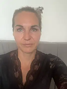 ElaraRose- online show from July 2026 08:11:02 AM