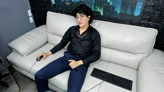 ElliotNoir online show from July 2026 06:37:02 PM