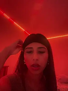 NextDoorMolly online show from July 2026 07:43:02 PM