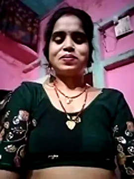 Snapshot of Simran_Love143 chatting on July 2026 03:53:01 PM Simran Love143 online show from July 2026 03:53:01 PM