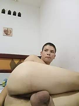 Snapshot of tuneneblanco chatting on July 2026 06:38:02 PM tuneneblanco online show from July 2026 06:38:02 PM