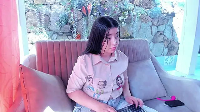 CarolineSoliz online show from July 2026 08:17:01 PM