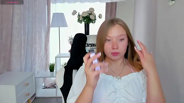 Snapshot of Coraline_Clark chatting on July 2026 10:00:01 AM Coraline Clark online show from July 2026 10:00:01 AM