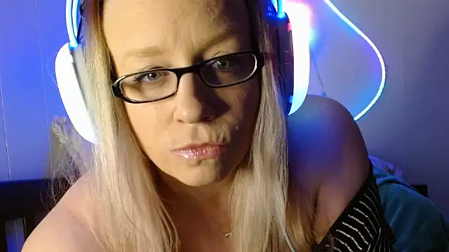 XxMs StarzxX online show from January 2025 01:19:01 AM