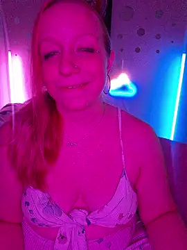 Snapshot of XxMs_StarzxX chatting on June 2026 02:22:02 AM XxMs StarzxX online show from June 2026 02:22:02 AM