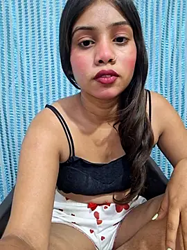 Snapshot of HYE-JANVI chatting on July 2026 04:32:02 AM HYE-JANVI online show from July 2026 04:32:02 AM