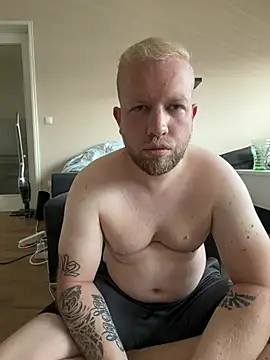 Snapshot of Menonthefckfire1 chatting on July 2026 02:36:01 PM Menonthefckfire1 online show from July 2026 02:36:01 PM