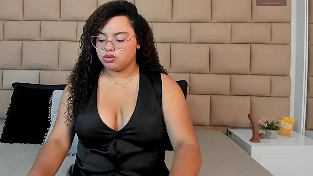 AmandaNapoles online show from August 2026 08:18:02 PM
