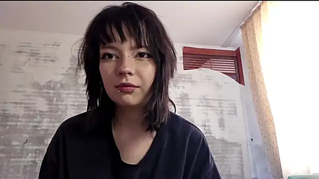 YunLettinga online show from July 2026 10:36:02 AM