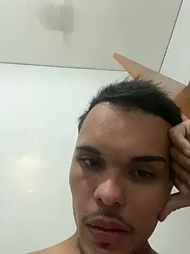 Snapshot of Guipauzudo_gg chatting on July 2026 08:06:01 PM Guipauzudo gg online show from July 2026 08:06:01 PM