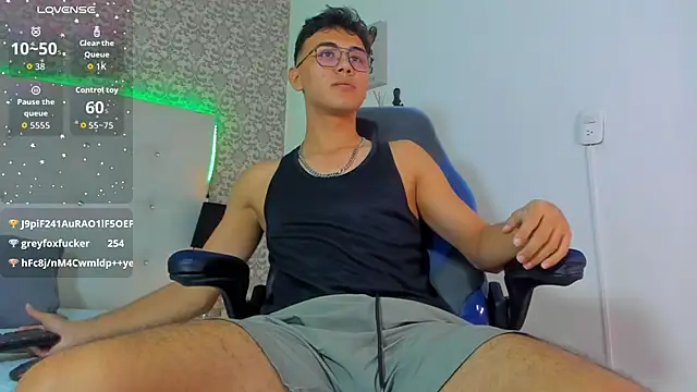 Snapshot of Ethan_Weest chatting on July 2026 04:32:02 AM Ethan Weest online show from July 2026 04:32:02 AM
