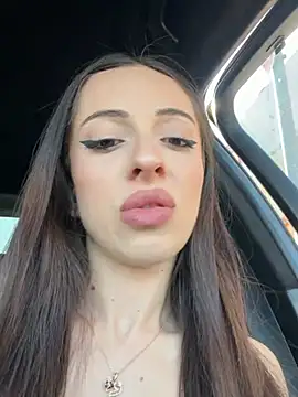 Snapshot of MoonLinaa chatting on July 2026 02:03:01 PM MoonLinaa online show from July 2026 02:03:01 PM