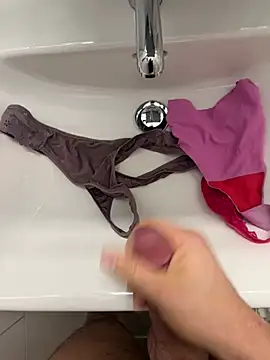 swissboy22 online show from February 2026 09:51:02 AM