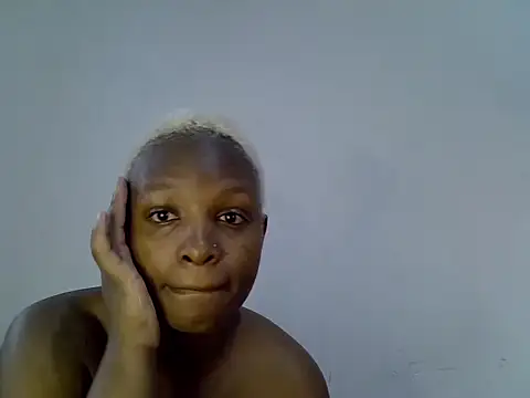 Snapshot of Azariaxxx chatting on July 2026 03:58:01 AM Azariaxxx online show from July 2026 03:58:01 AM