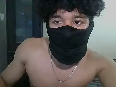 Snapshot of roxiii_ chatting on July 2026 02:03:01 PM roxiii online show from July 2026 02:03:01 PM