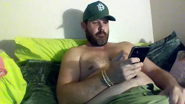 Snapshot of Cubby_Holes chatting on July 2026 09:33:01 PM Cubby Holes online show from July 2026 09:33:01 PM