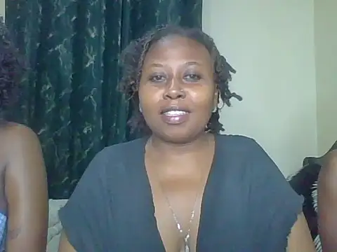 Snapshot of pinkfantsy chatting on July 2026 08:33:02 PM pinkfantsy online show from July 2026 08:33:02 PM