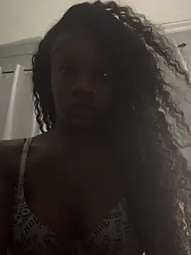 Snapshot of therealgiabenj chatting on July 2026 12:39:02 PM therealgiabenj online show from July 2026 12:39:02 PM