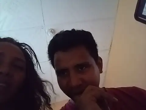 LauMar08 online show from July 2026 06:31:01 PM