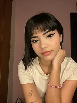 Snapshot of Ariii__0 chatting on July 2026 04:36:02 AM Ariii 0 online show from July 2026 04:36:02 AM