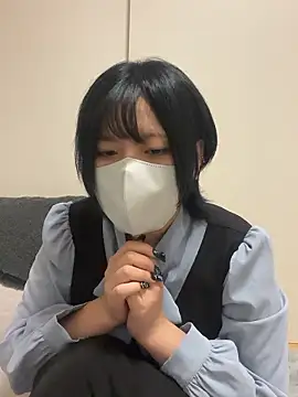 Snapshot of Minami_oO chatting on July 2026 11:28:02 AM Minami oO online show from July 2026 11:28:02 AM