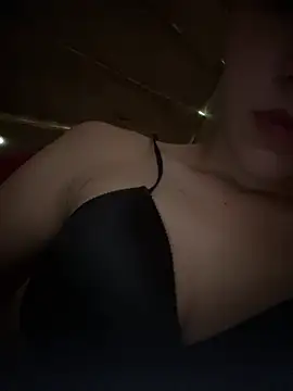Snapshot of Jully-love chatting on July 2026 09:10:01 AM Jully-love online show from July 2026 09:10:01 AM