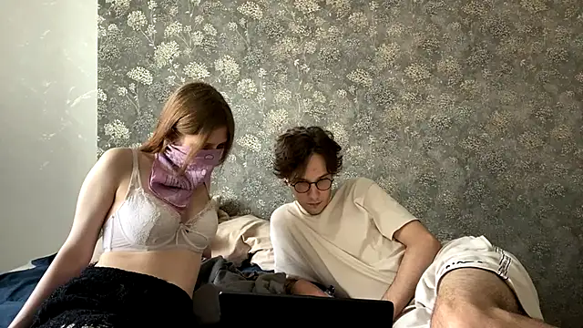EseniaCouple  online show from July 2026 05:17:01 AM