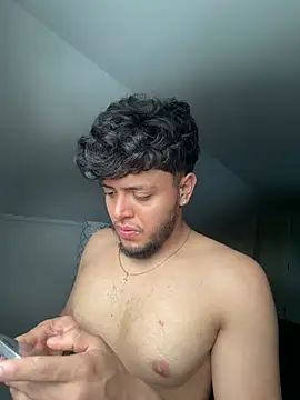 AronCollazos online show from July 2026 08:32:01 PM