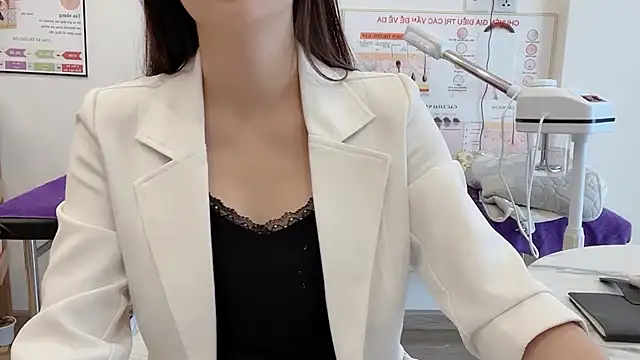 Katy Bae online show from November 2025 04:39:01 AM