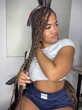 Snapshot of riri_brunnete chatting on March 2026 05:44:01 AM riri brunnete online show from March 2026 05:44:01 AM