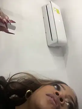 riri brunnete online show from February 2026 04:23:02 AM