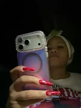 Snapshot of riri_brunnete chatting on June 2026 04:52:01 AM riri brunnete online show from June 2026 04:52:01 AM