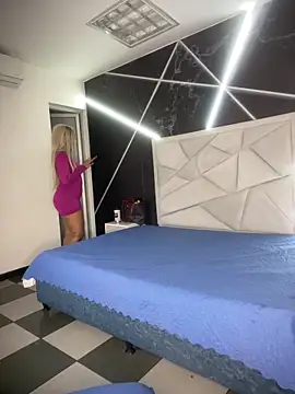 Snapshot of riri_brunnete chatting on April 2026 04:14:01 AM riri brunnete online show from April 2026 04:14:01 AM