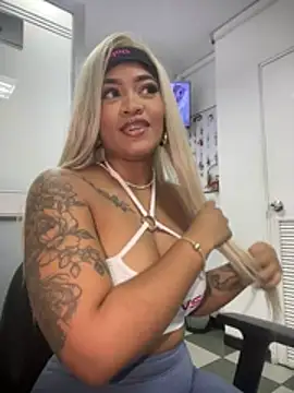 Snapshot of riri_brunnete chatting on April 2026 04:08:01 AM riri brunnete online show from April 2026 04:08:01 AM