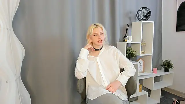VivienMendler online show from July 2026 10:54:02 AM