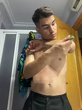manuelgonzalez2204 online show from August 2026 02:04:02 PM