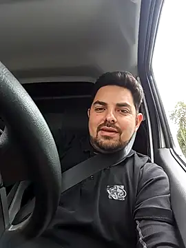 robredoj online show from October 2025 05:12:02 PM