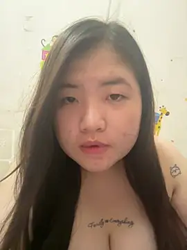 Danzyjoly online show from July 2026 06:37:01 PM