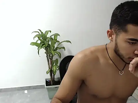 Snapshot of carlitospuma chatting on July 2026 07:21:01 PM carlitospuma online show from July 2026 07:21:01 PM