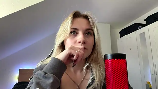 Snapshot of tutsiecutie chatting on July 2026 11:50:02 AM tutsiecutie online show from July 2026 11:50:02 AM
